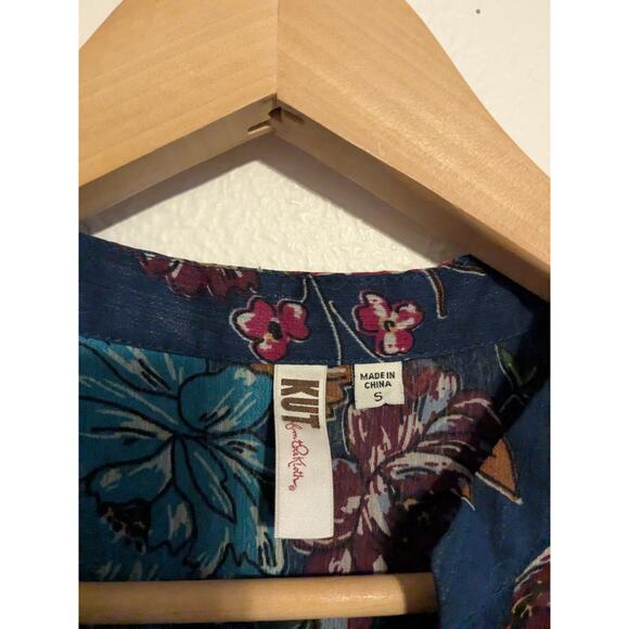 Kut floral sheer Button down size S - Picture 2 of 5